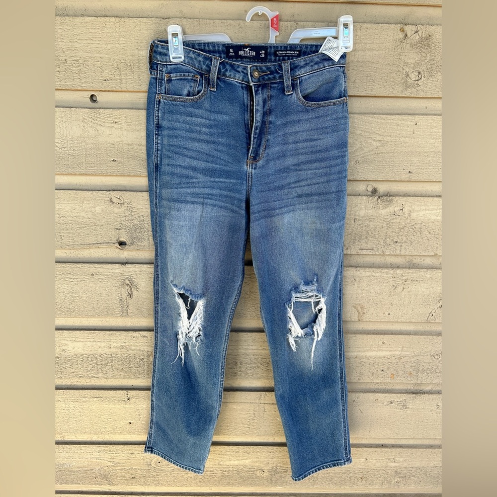 Hollister 9L Ultra High Rise Mom Jean